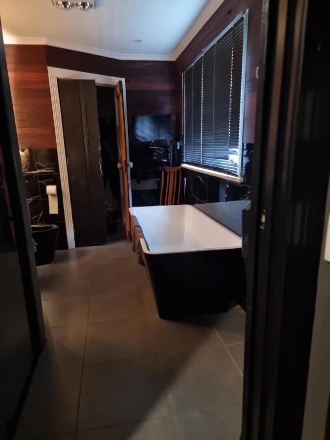 Odessa At Leavers Hotel Кресвик Экстерьер фото